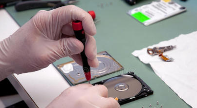 寻求专业数据恢复服务(最后的手段)